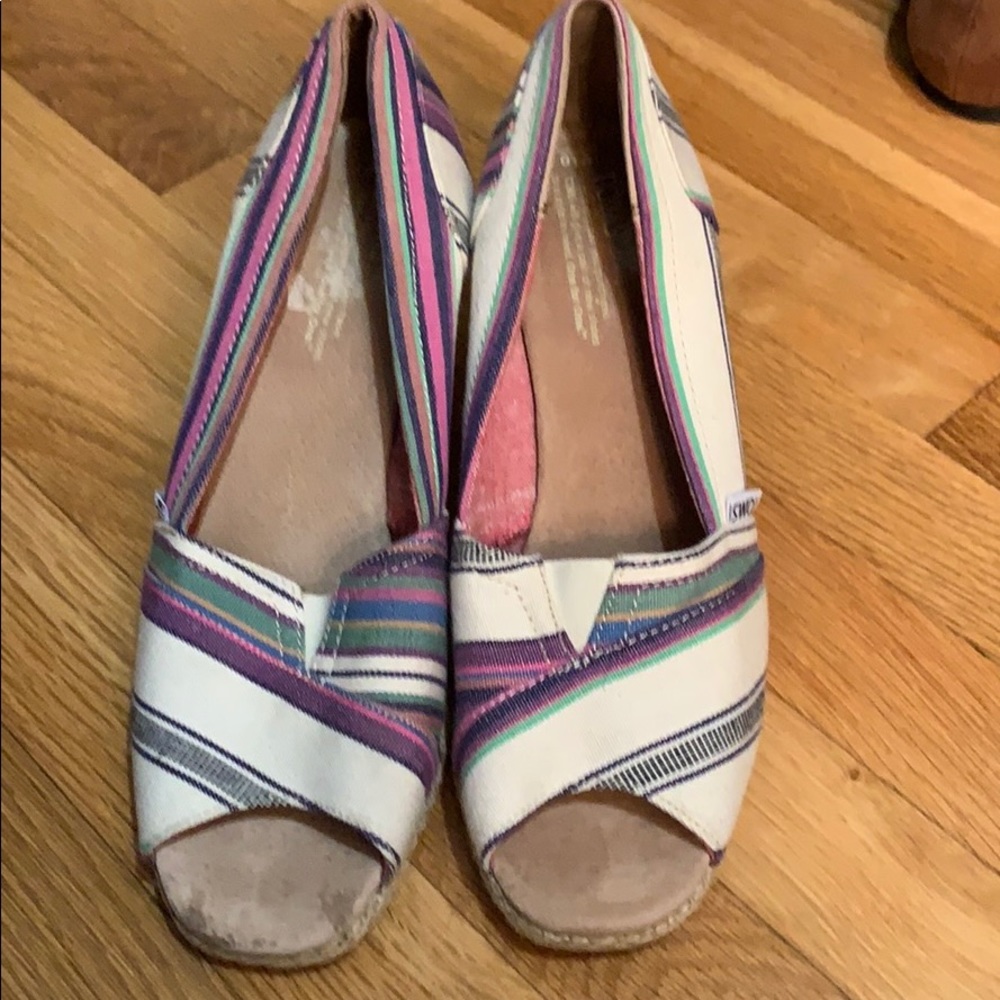 Toms wedges